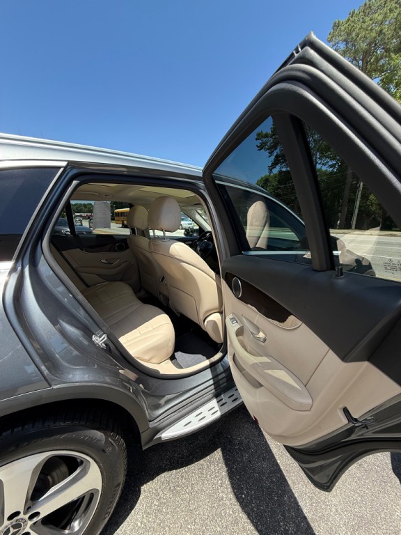 2019 Mercedes-Benz GLC-Class Image 11