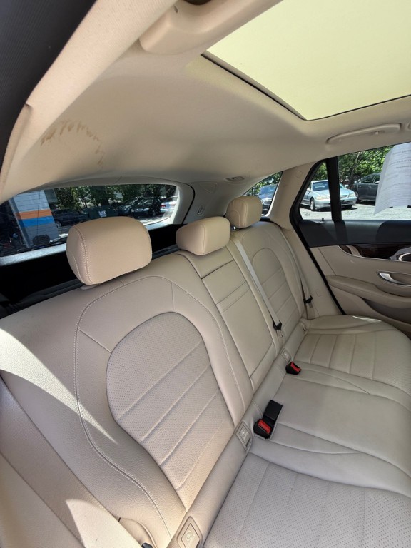 2019 Mercedes-Benz GLC-Class Image 12
