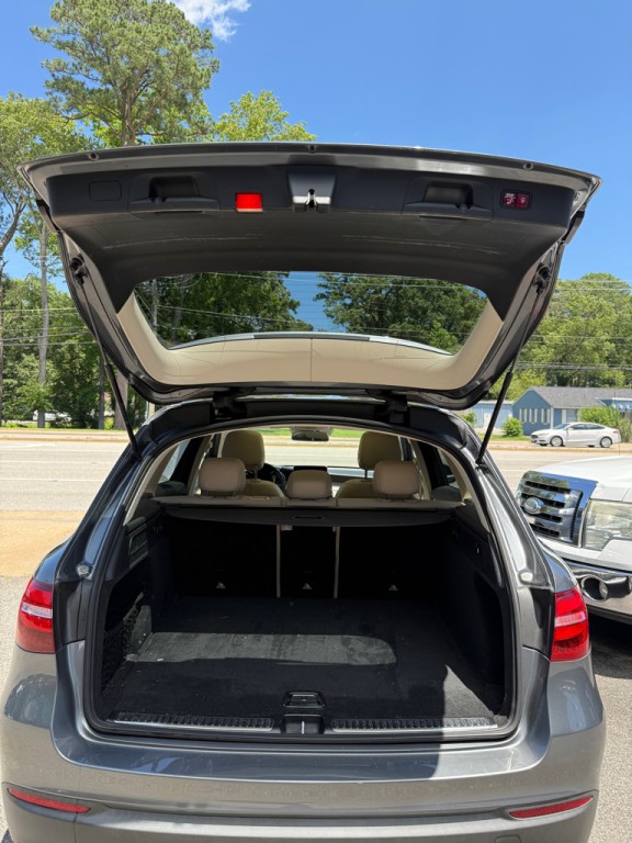 2019 Mercedes-Benz GLC-Class Image 14