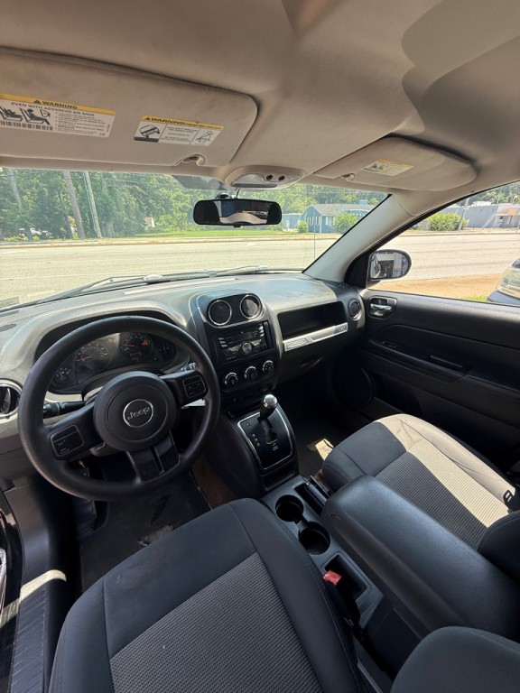 2014 Jeep Compass Image 2