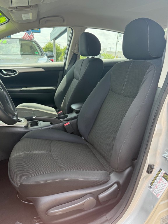 2015 Nissan Sentra Image 6