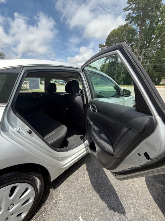 2015 Nissan Sentra Image 8