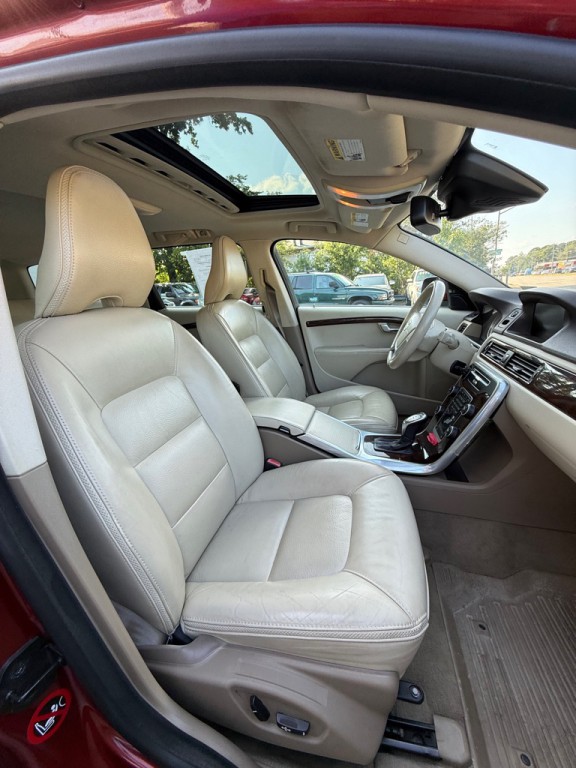 2013 Volvo XC70 Image 15