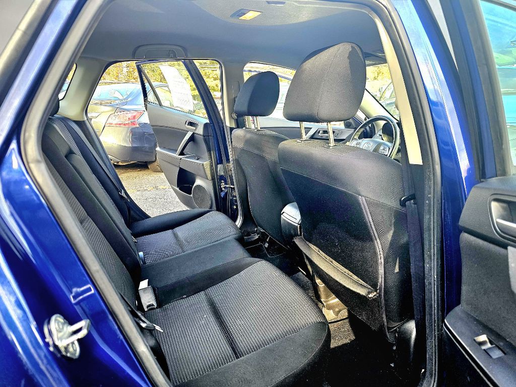 2013 Mazda Mazda3 Image 9