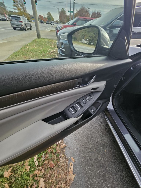 2018 Honda Accord Image 6