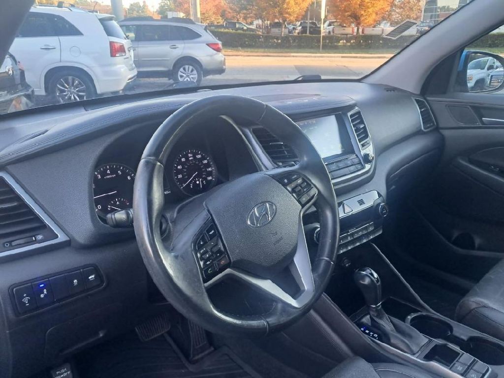 2017 Hyundai Tucson Image 11