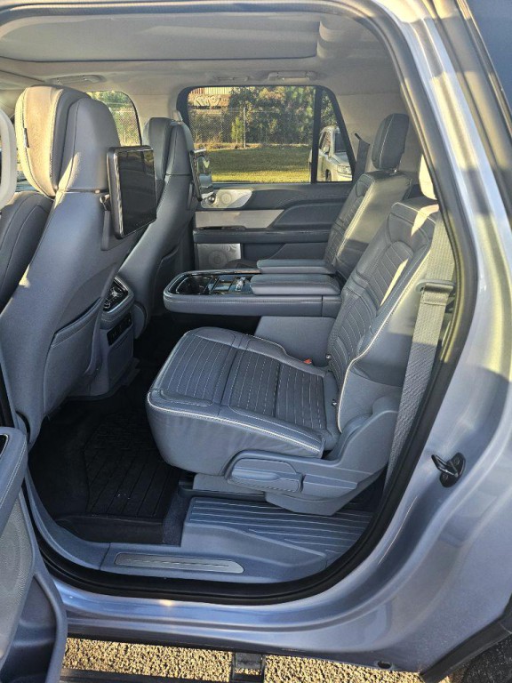 2020 Lincoln Navigator Image 5