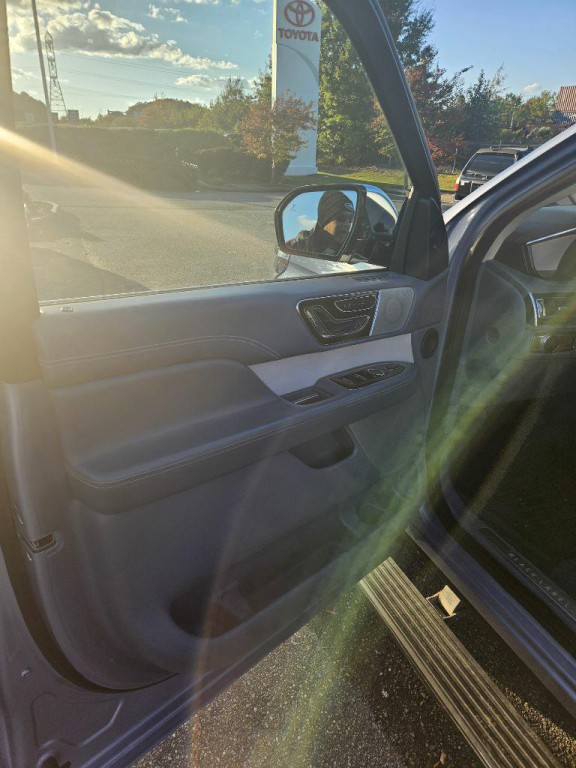 2020 Lincoln Navigator Image 6