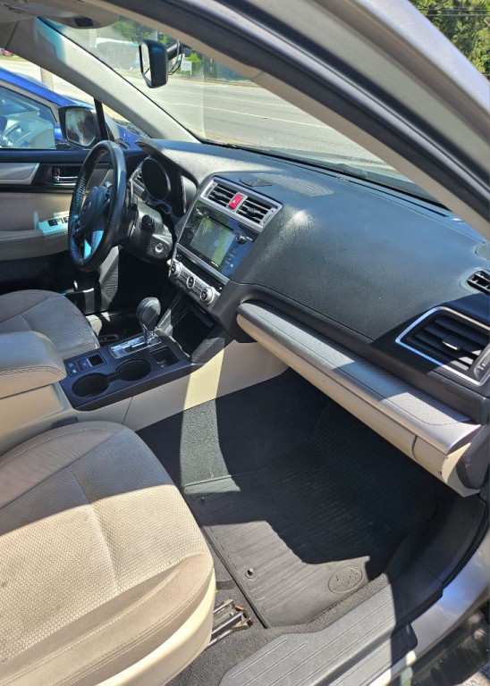 2016 Subaru Outback Image 2