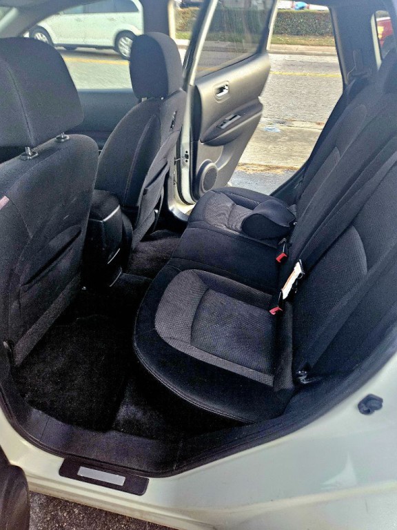 2010 Nissan Rogue Image 2