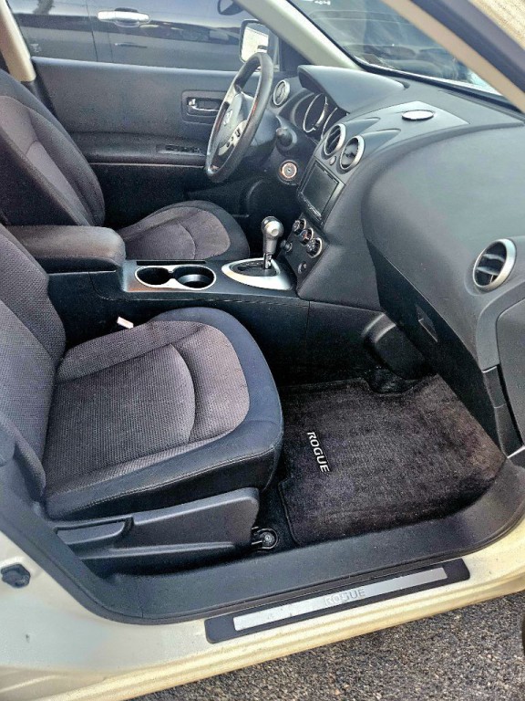 2010 Nissan Rogue Image 6