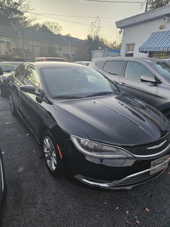 2015 Chrysler 200 Image 4