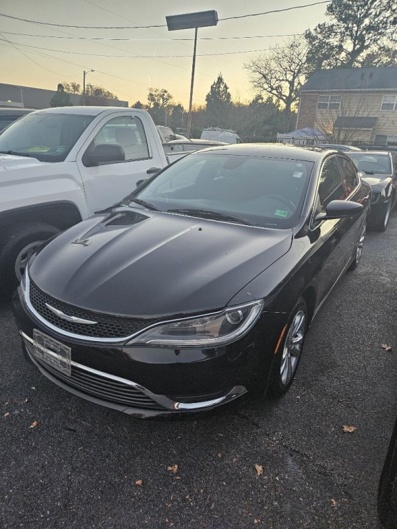 2015 Chrysler 200 Image 9