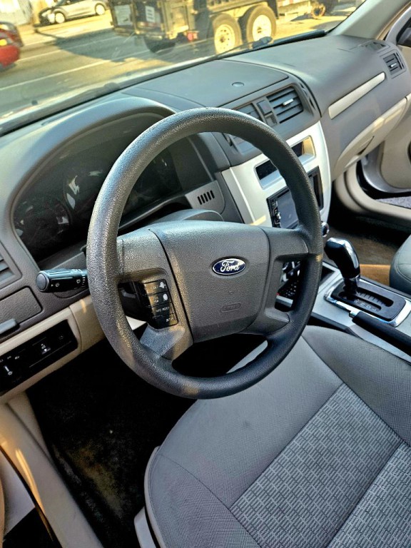 2012 Ford Fusion Image 2
