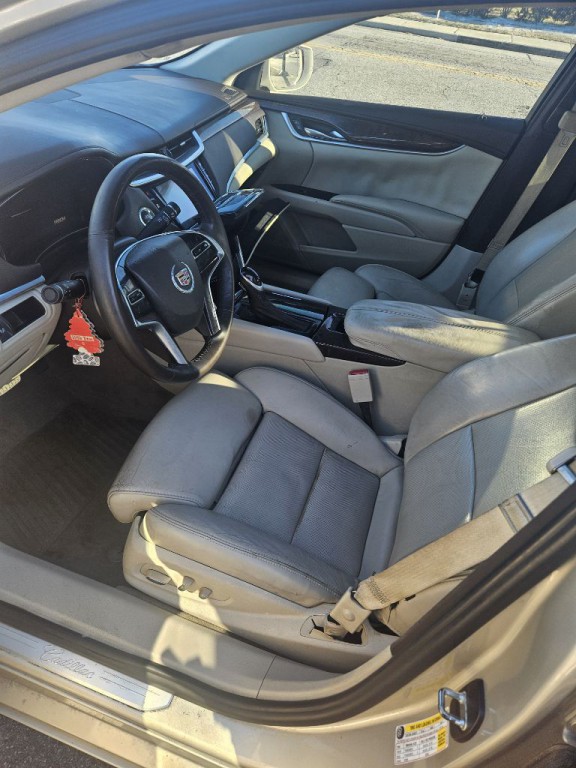 2013 Cadillac XTS Image 2