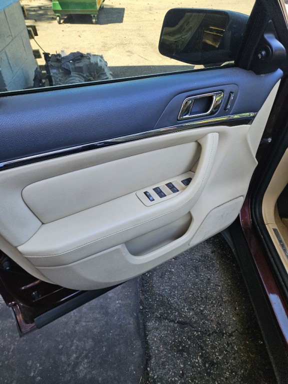 2009 Lincoln MKS Image 5