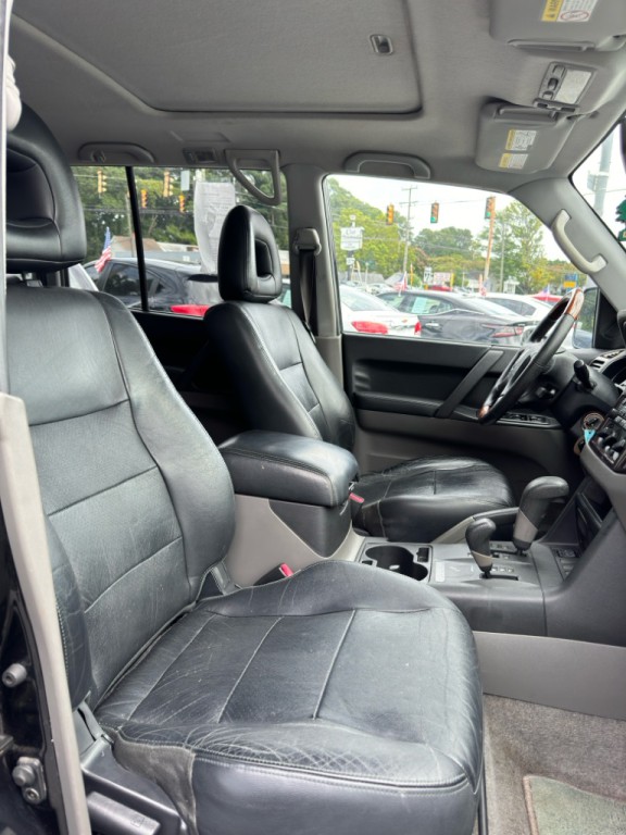 2001 Mitsubishi Montero Image 4
