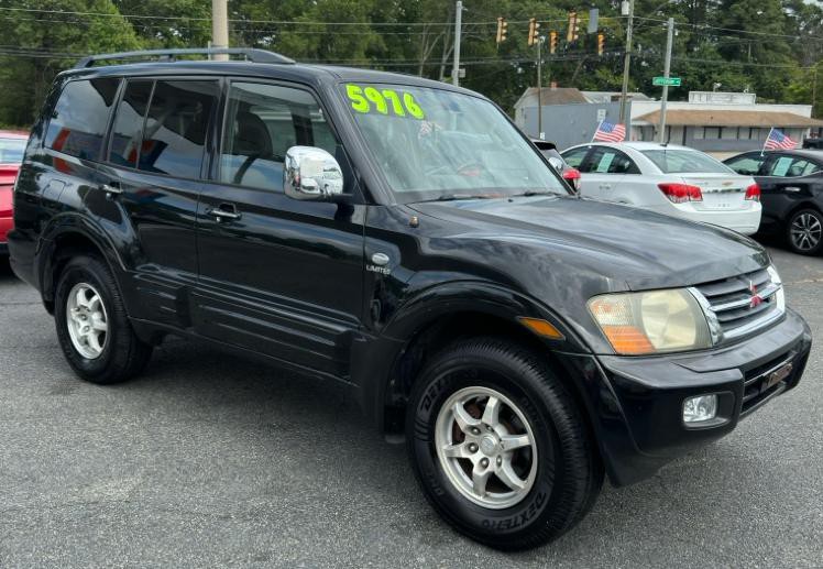 2001 Mitsubishi Montero Image 8