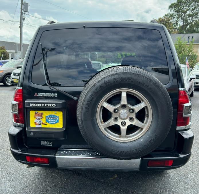 2001 Mitsubishi Montero Image 10