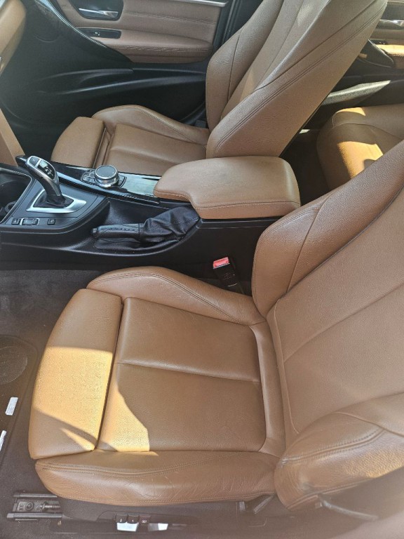 2017 BMW 3 Series Image 2