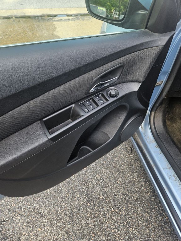 2012 Chevrolet Cruze Image 4