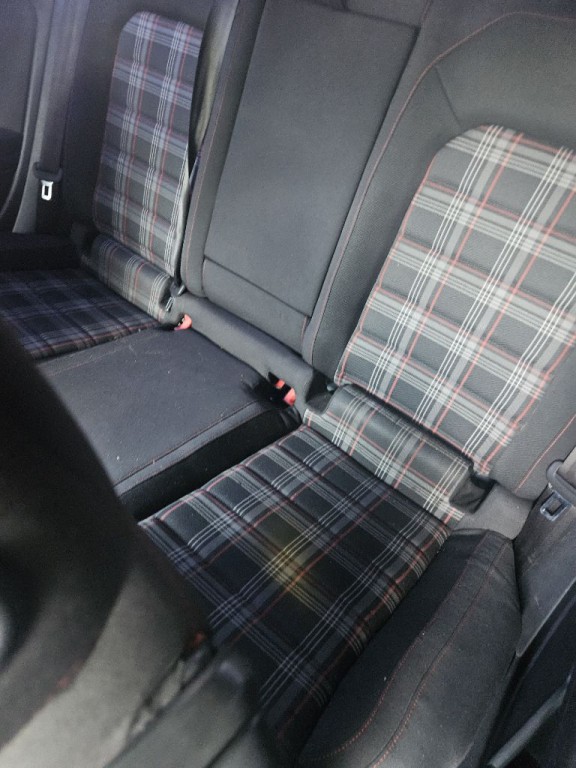2016 Volkswagen GTI Image 2
