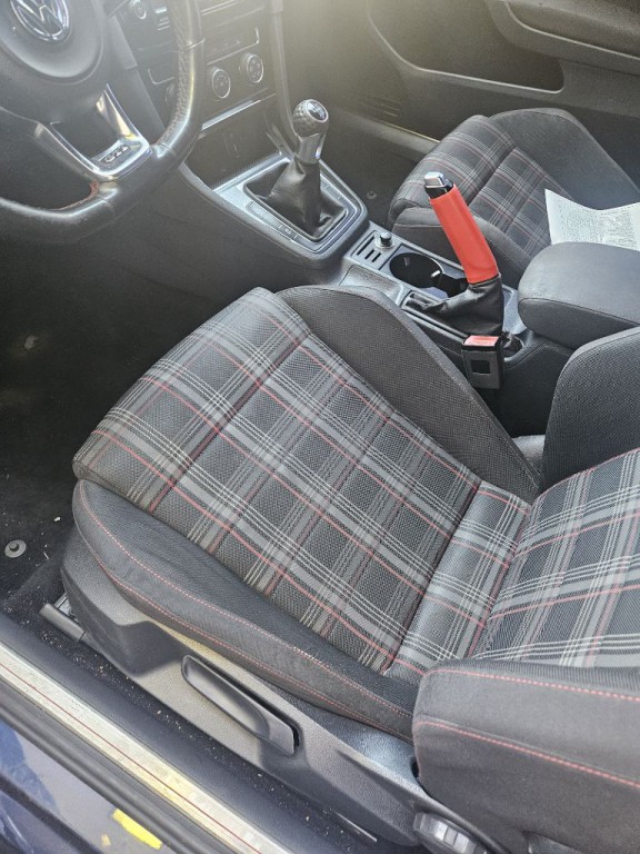 2016 Volkswagen GTI Image 3