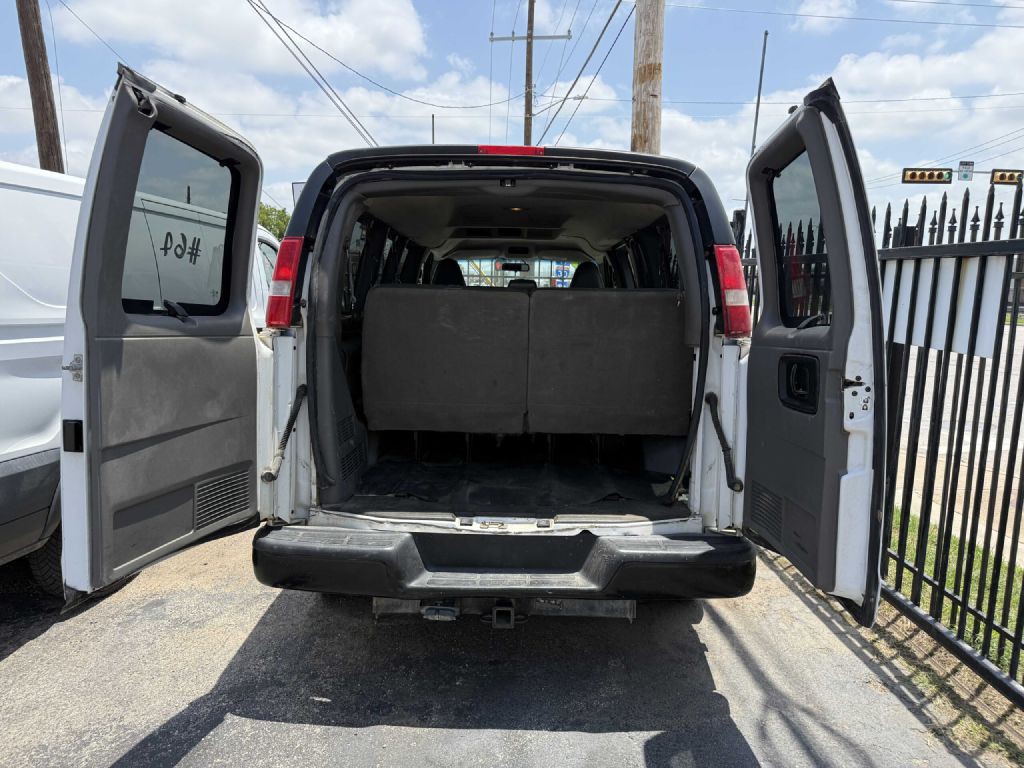 2017 Chevrolet Express Image 7