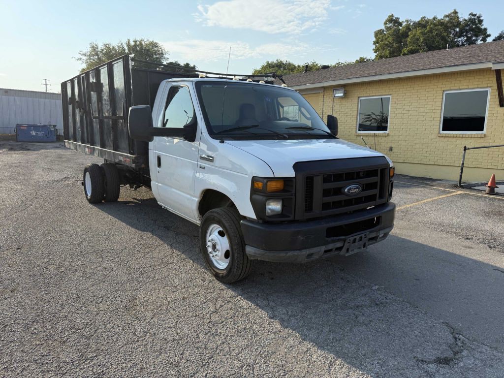 2011 Ford Econoline Image 3