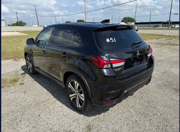 2020 Mitsubishi Outlander Image 3