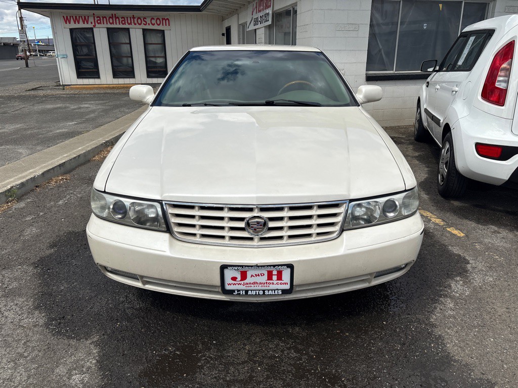 2003 Cadillac Seville Image 2