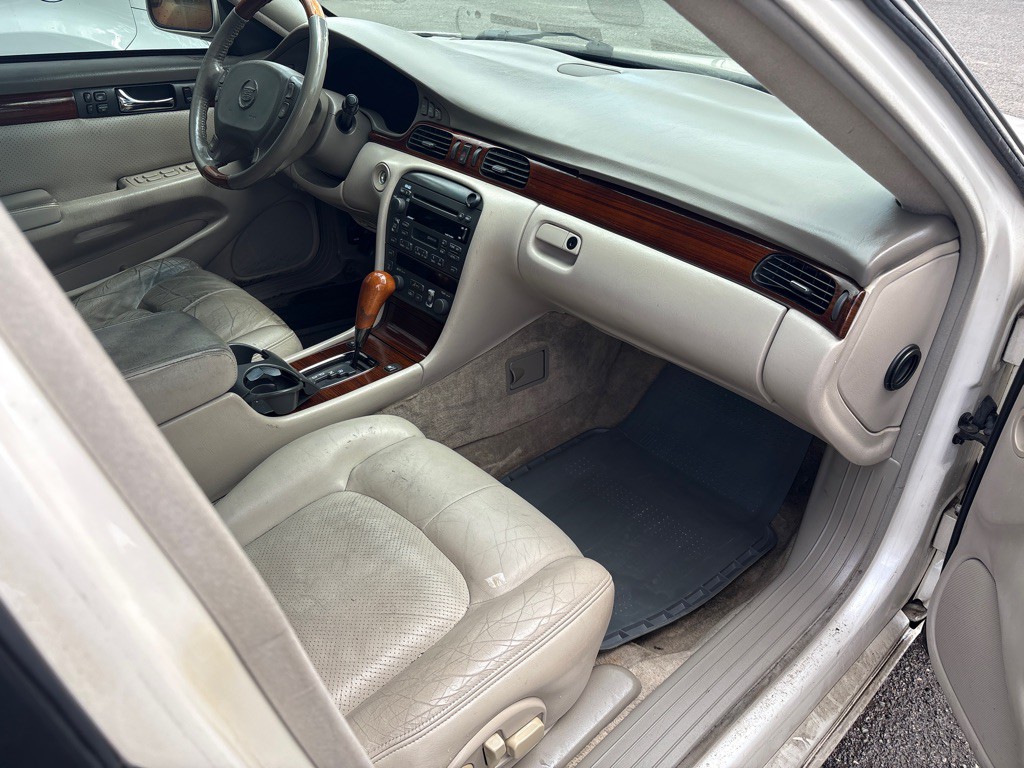 2003 Cadillac Seville Image 8