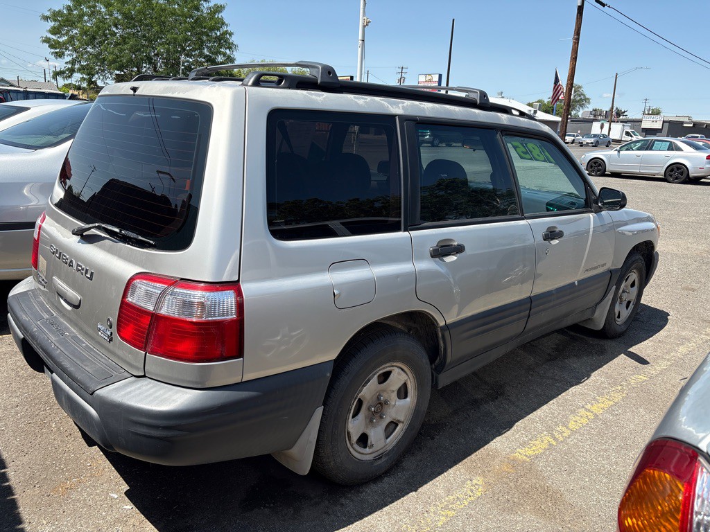 2001 Subaru Forester Image 4