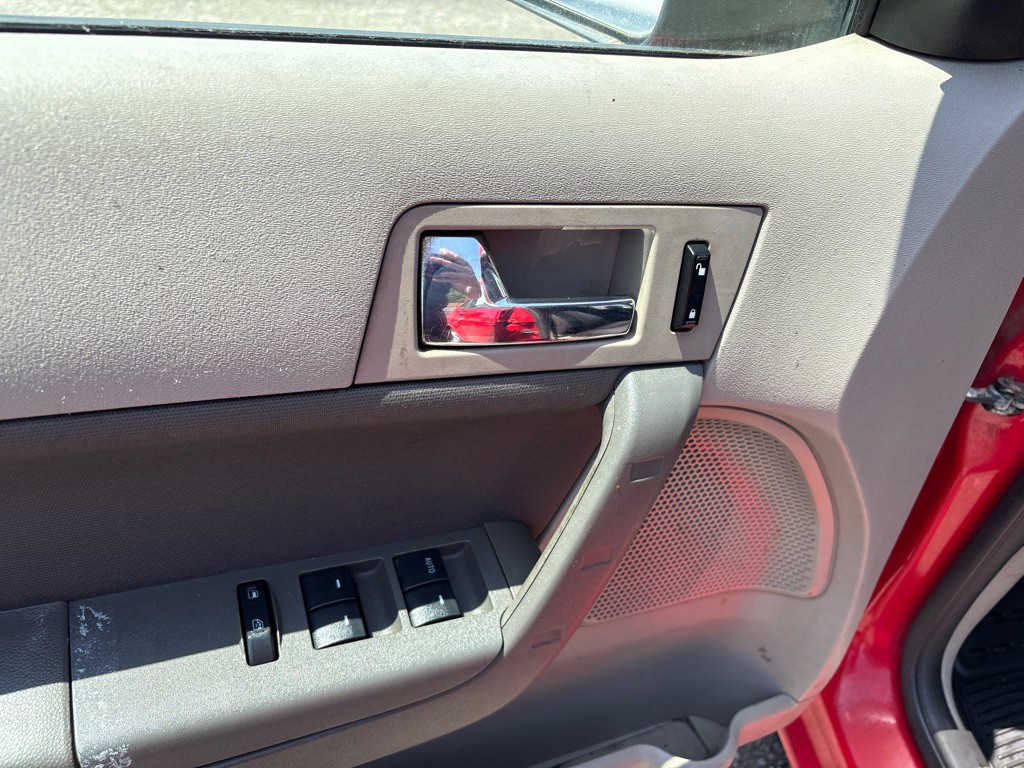 2008 Ford Focus Image 9