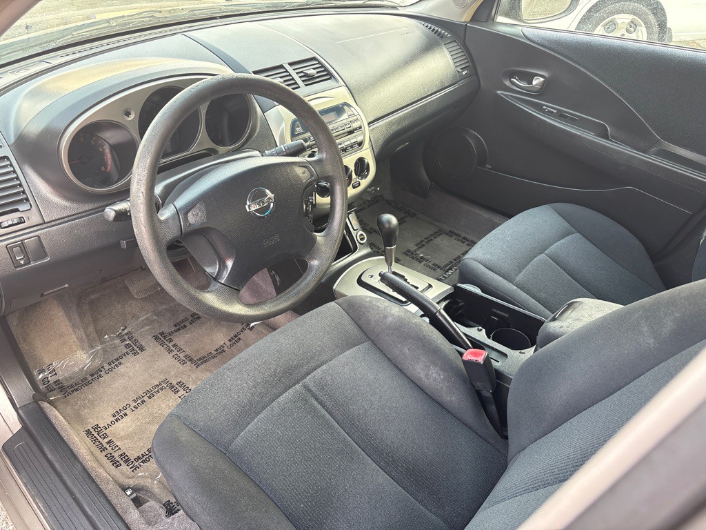 2004 Nissan Altima Image 6
