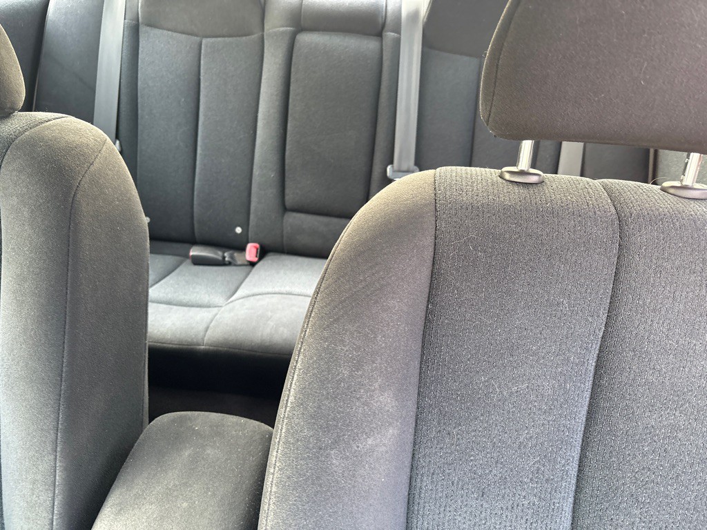 2004 Nissan Altima Image 9