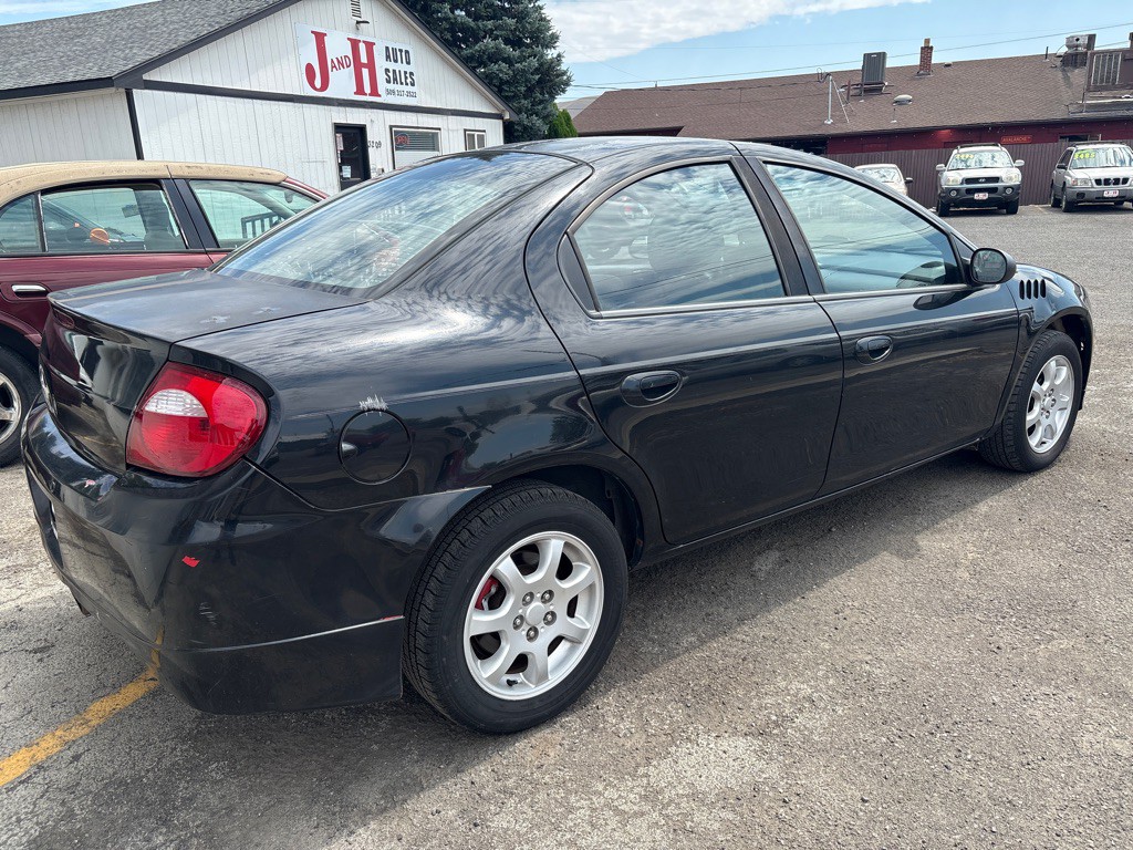 2003 Dodge Neon Image 4