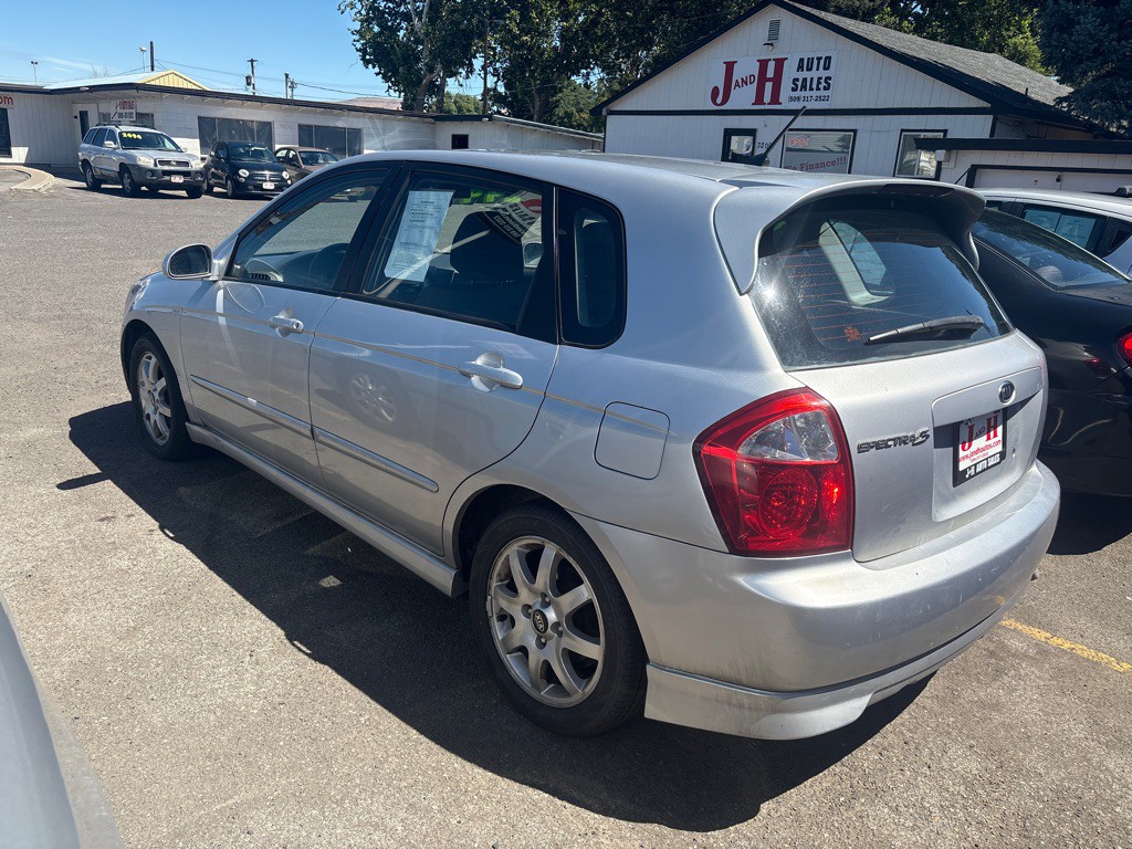 2006 Kia Spectra5 Image 4
