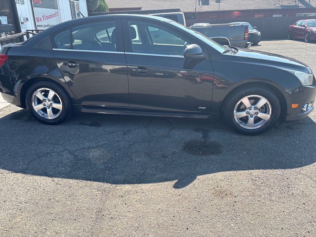 2012 Chevrolet Cruze Image 2