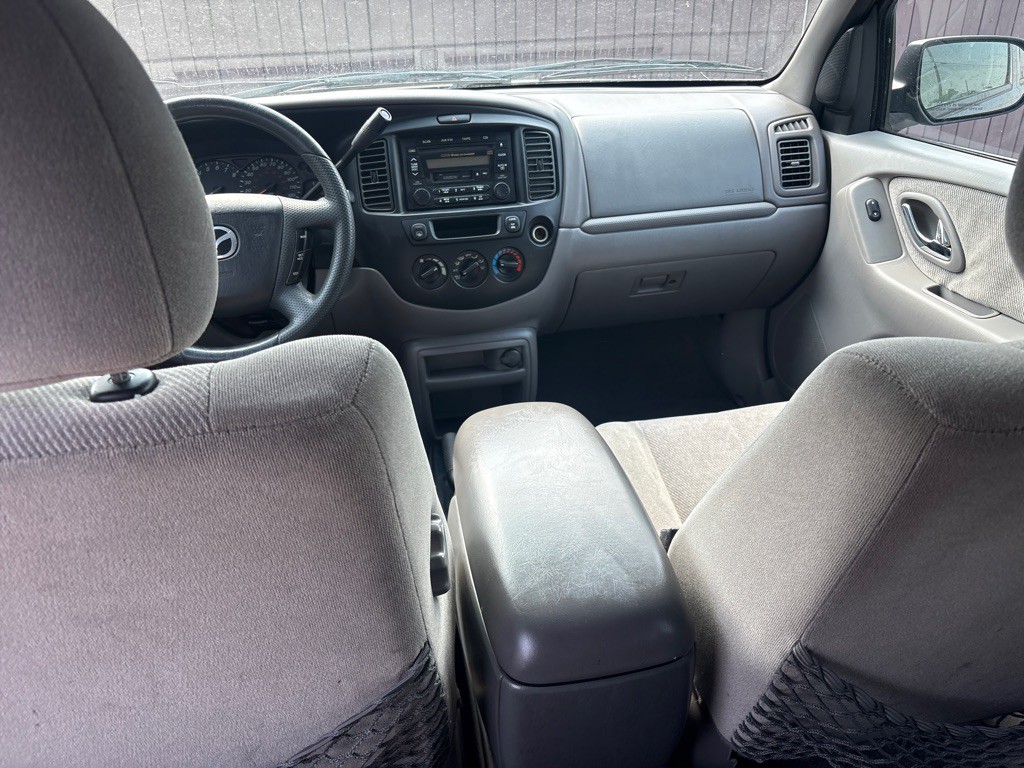 2002 Mazda Tribute Image 4