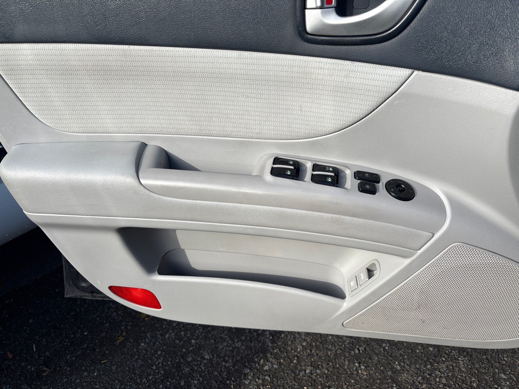 2008 Hyundai Sonata Image 2