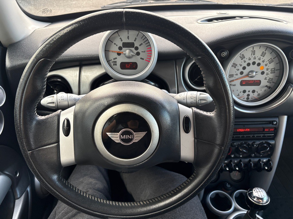 2004 MINI Cooper Image 4