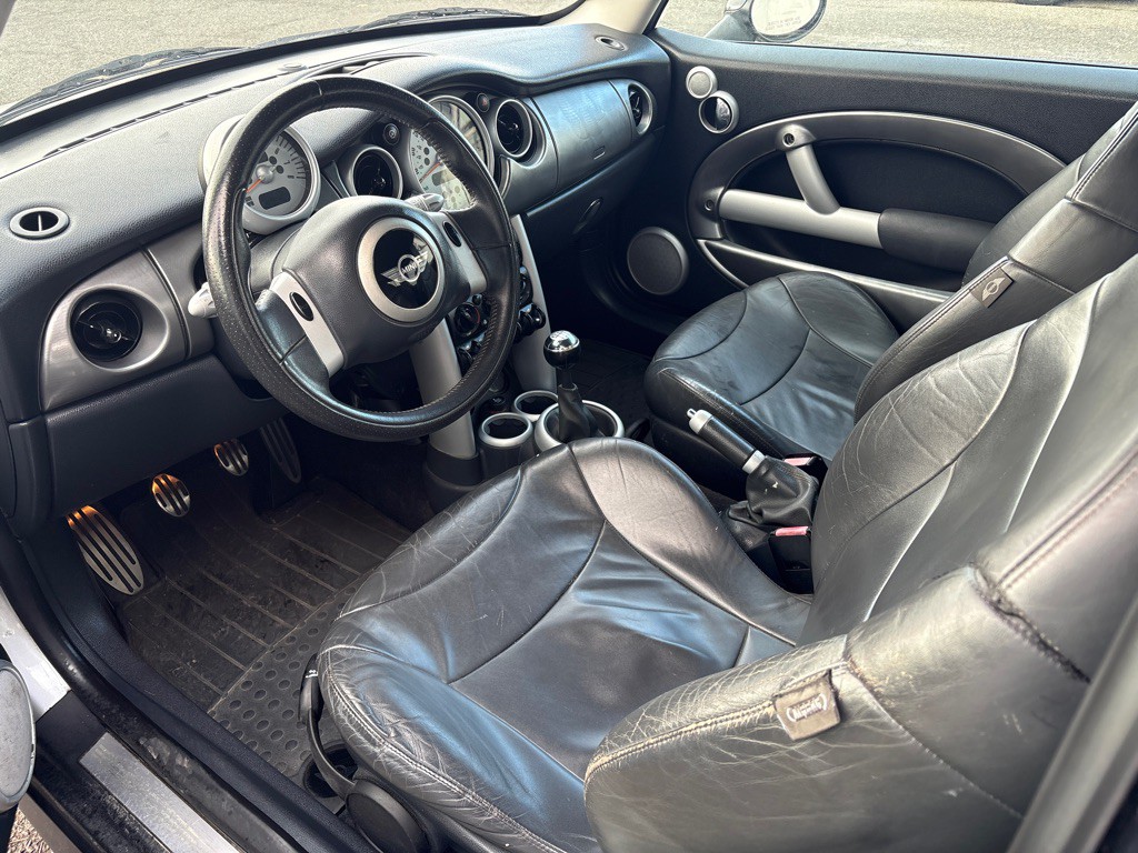 2004 MINI Cooper Image 6
