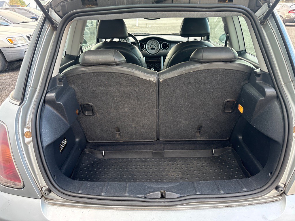 2004 MINI Cooper Image 7