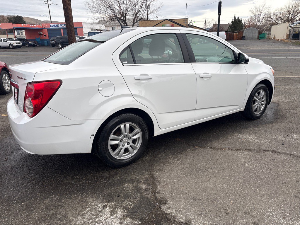 2014 Chevrolet Sonic Image 2