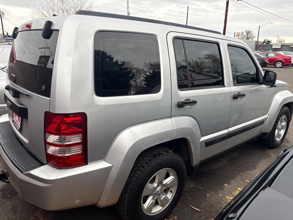 2012 Jeep Liberty Image 4