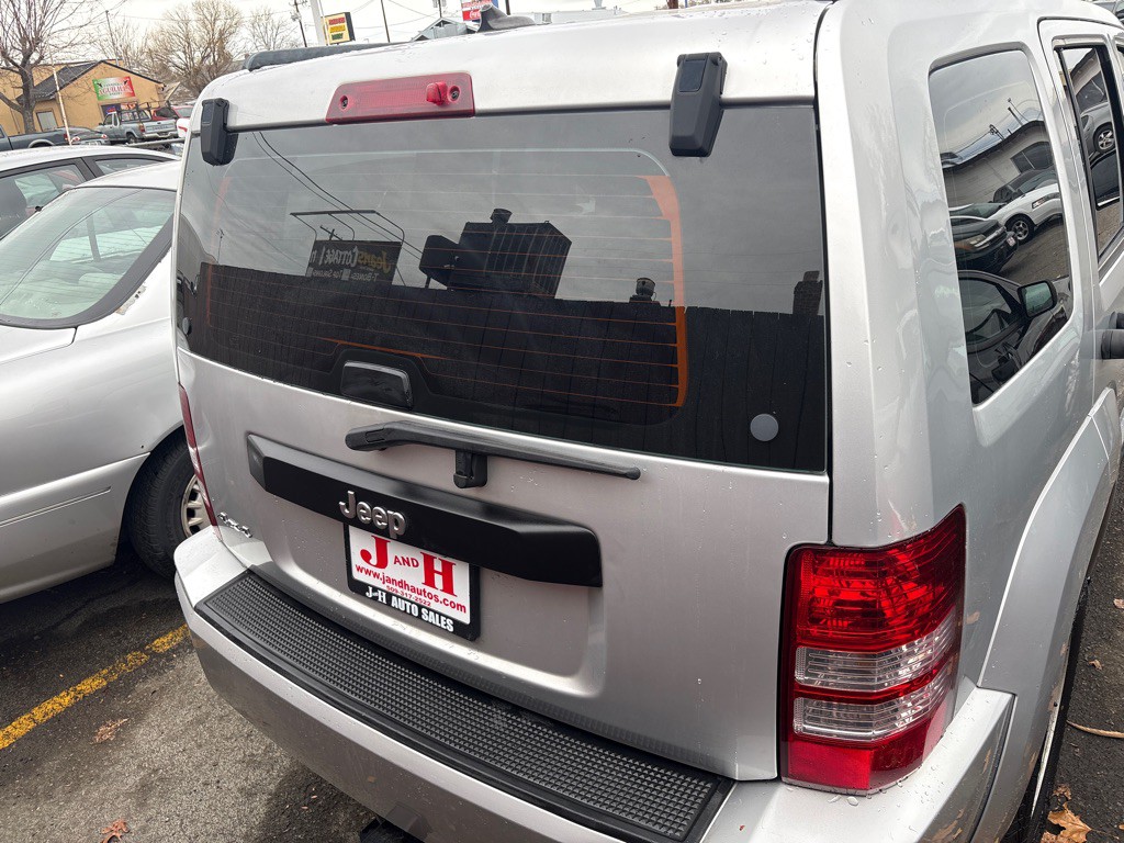 2012 Jeep Liberty Image 5