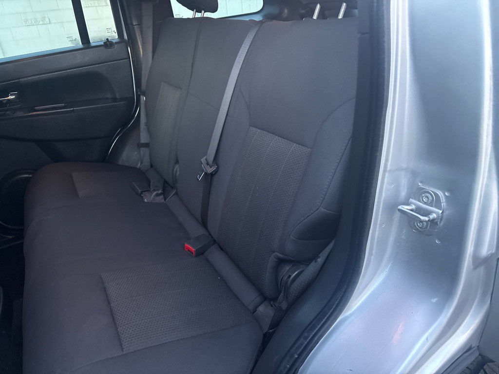 2012 Jeep Liberty Image 8