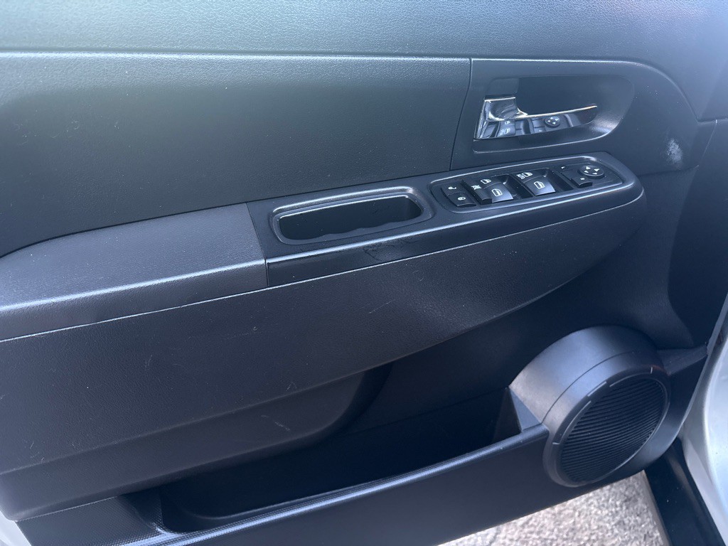 2012 Jeep Liberty Image 9