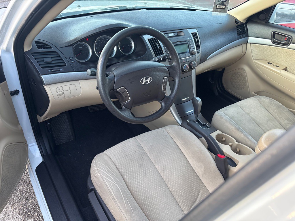 2010 Hyundai Sonata Image 5